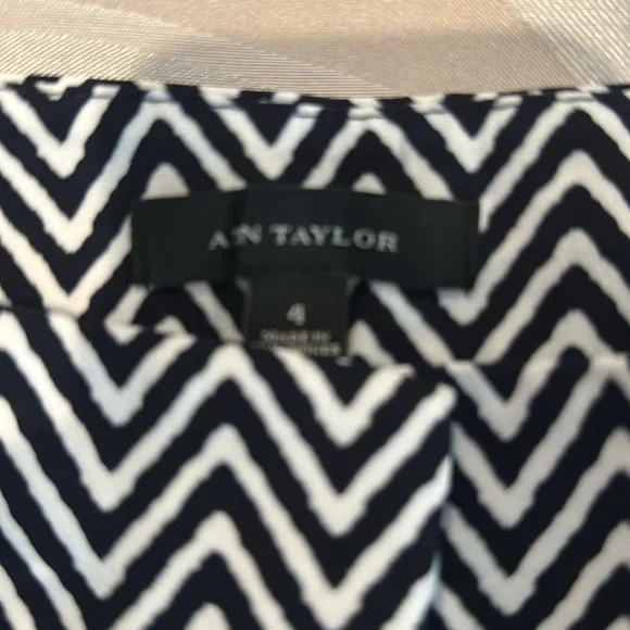 Very nice Ann Taylor dress shorts. - Picture 2 of 5
